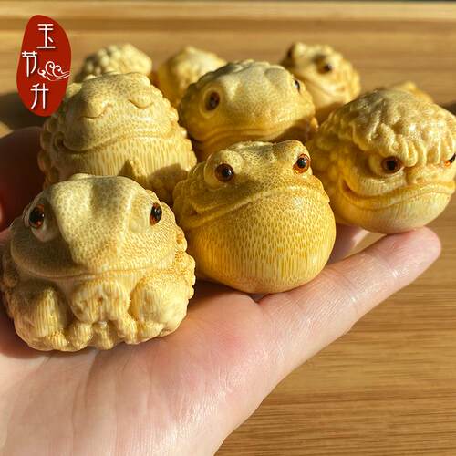 [玉节升]实心竹金蟾景区摆摊热卖文玩手把件立雕呱呱来财竹雕把件