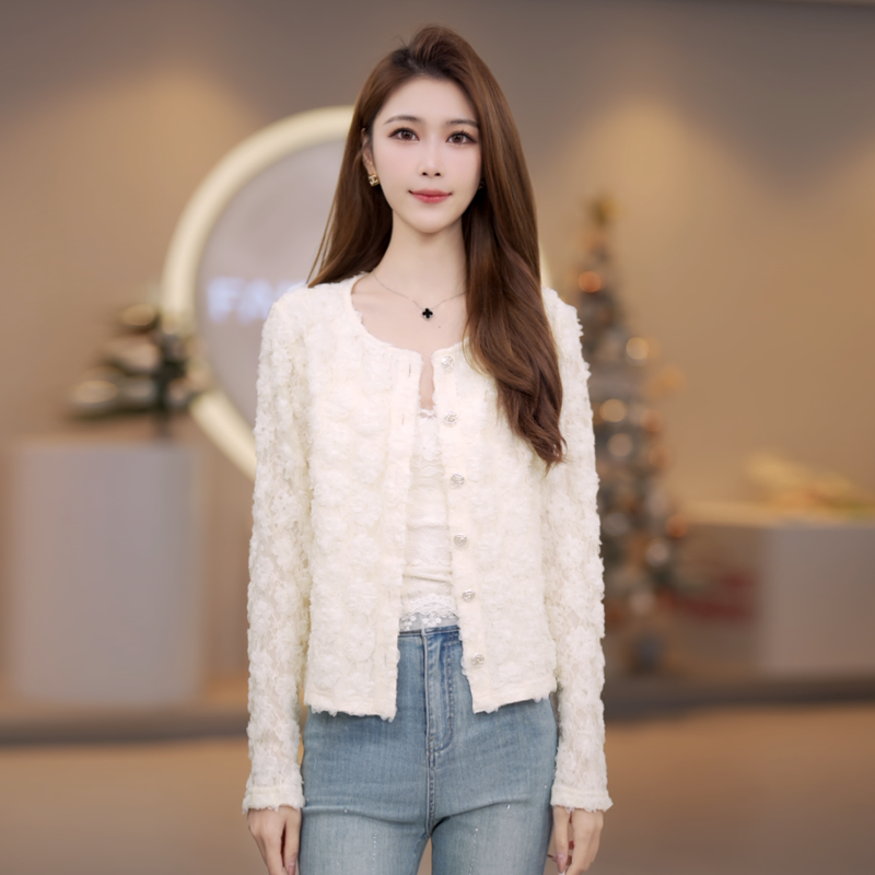 �װ�ɫ S ���˻���2025������Ʒ����ʽ�ỨС���̿�ʱ��������Ƹ�����Ů