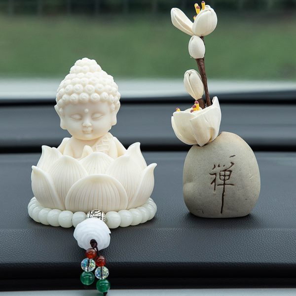 2024新款汽车摆件高级感男士小佛祖莲花创意车载中控台装饰品摆件