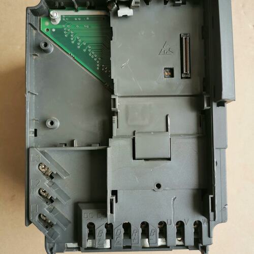 变频器6SE6440-2UD22-2BA6SE6440-2UD23-0BA16SE6440-2UD24-0BA1