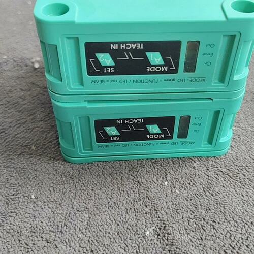 器UB2000-F42S-U-V15UB2000-18GM40-E5-V15UB2000-18GM40-E6-V15
