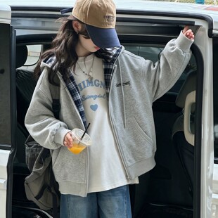 女童春秋装薄款外套2026新款初中生女生格子拼接连帽卫衣拉链开衫