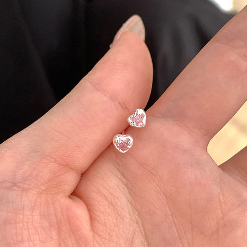 为晚S999纯银粉锆爱心耳钉秀气