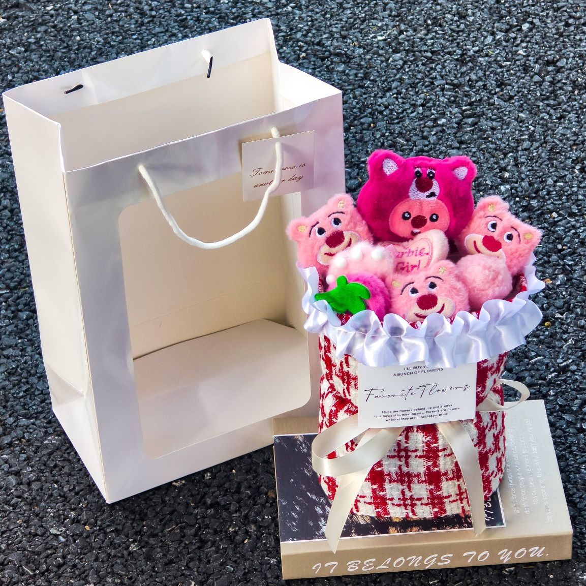 德国HelloKitty女生玩偶女友生日礼物礼品闺蜜可爱女朋友公仔花束图片
