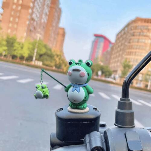 卖崽青蛙电动车装饰小摆