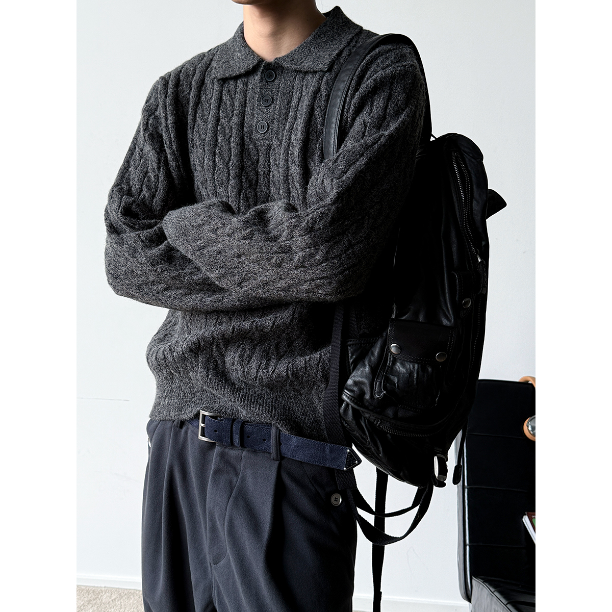 新贵老钱风绞花编结纽扣翻领毛衣