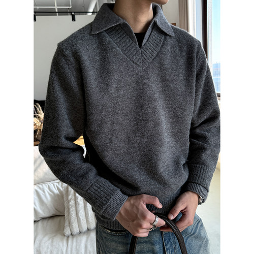 假两件仿羊绒V领翻领毛衣男