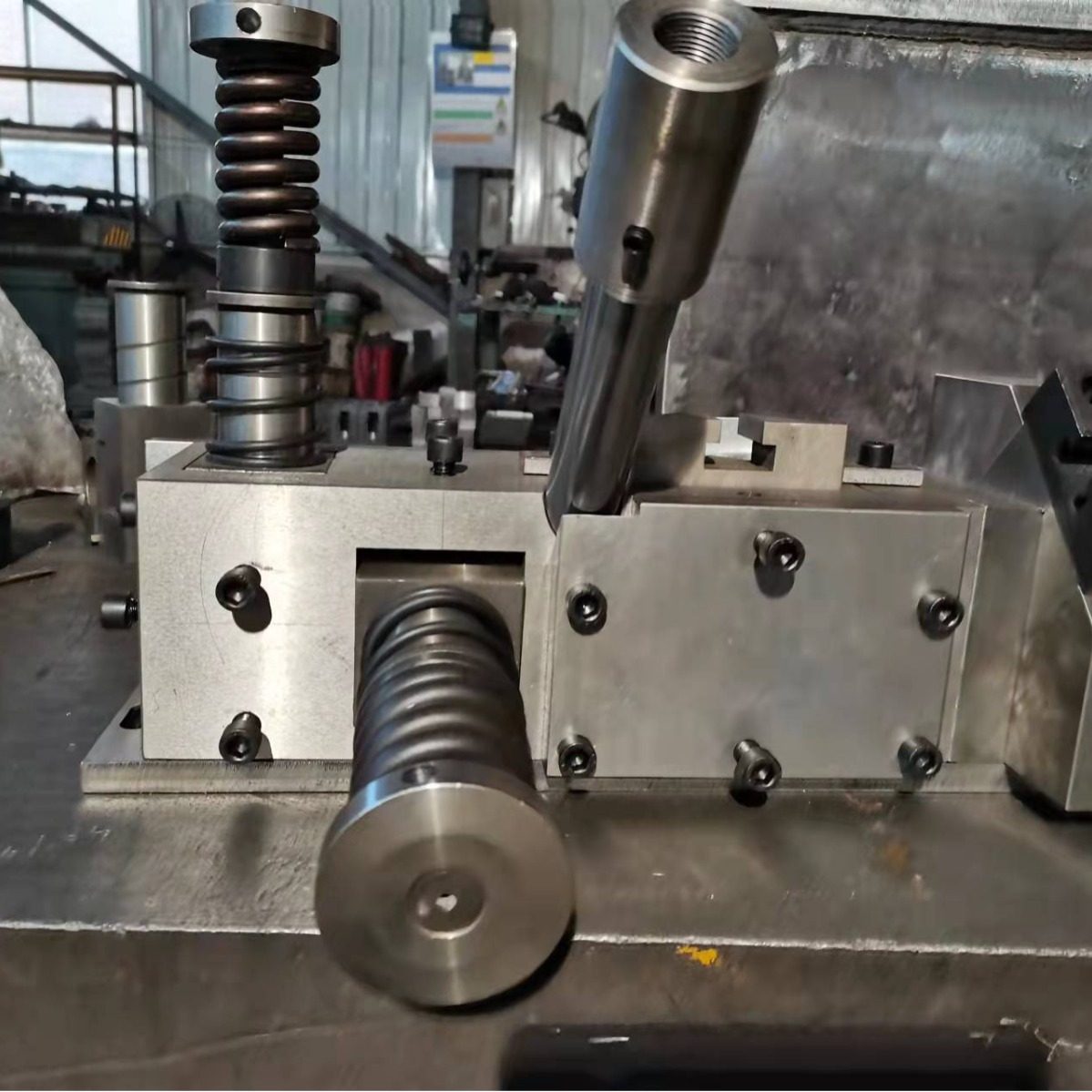 长期供应角钢冲孔生产线模具配件齐全源头厂家,标准件/零部件/工业耗材,模具,淘宝优惠券,粉丝福利购,淘宝优惠卷