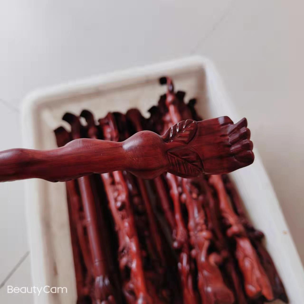 犀牛紫檀痒雕刻猴木子寿KXR桃痒挠角木雕工艺品