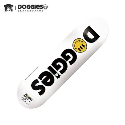 Doggies初学者成人青少年双翘滑板 板面送砂纸/整板-笑脸活力板