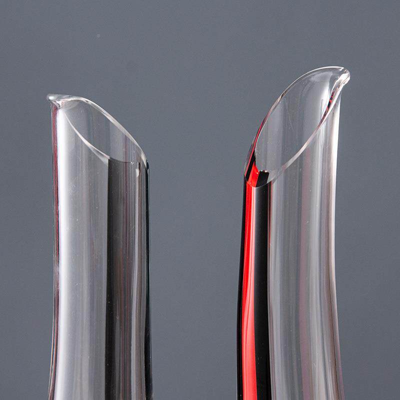 创意心醒酒器用餐桃厅用3641红酒酒器醒壶心家形孔洞醒酒器黑红配