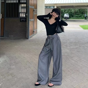 独特绝美小套装初秋白色V领长袖T恤打底衫短款上衣高腰百搭休闲裤