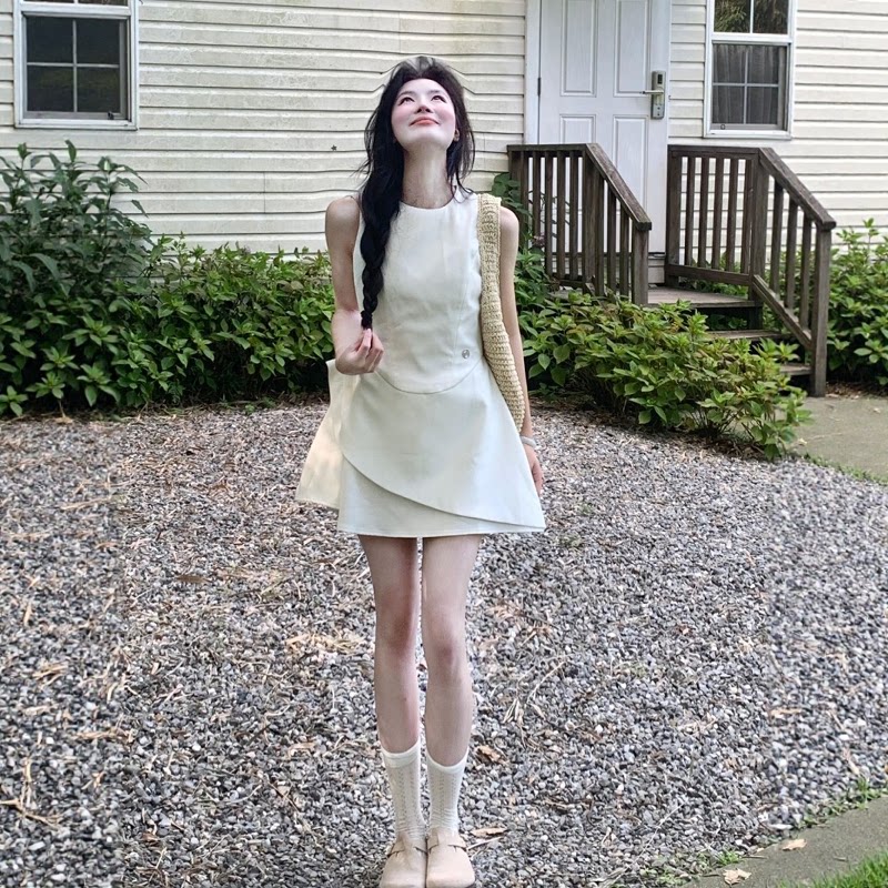 设计感不规则无袖背心连衣裙女2025夏季甜美气质收腰显瘦A字短裙