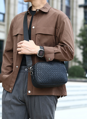 成熟百搭小众男士单肩包潮流新款日韩时尚编织斜挎包古风休闲背包