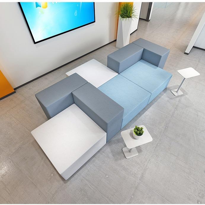 商场营业厅百货公司大厅会客区接待区服装店女装店服饰店沙发组合