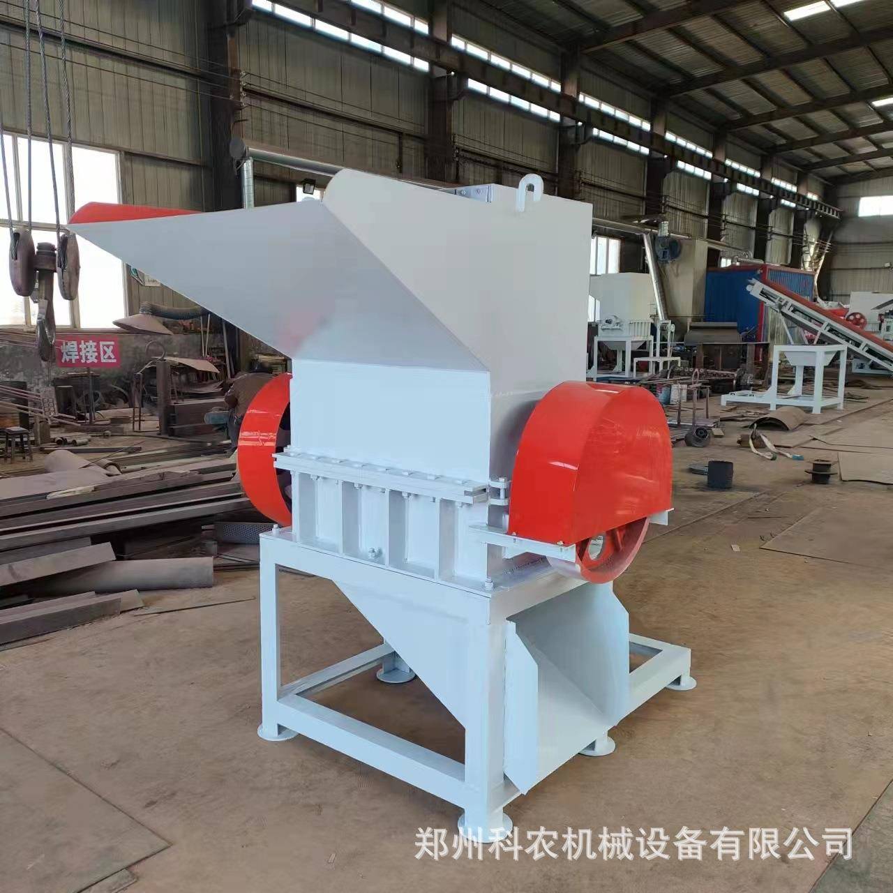 供应1000型橡塑破碎机南宁水果框破碎机重型大蓝桶粉碎机
