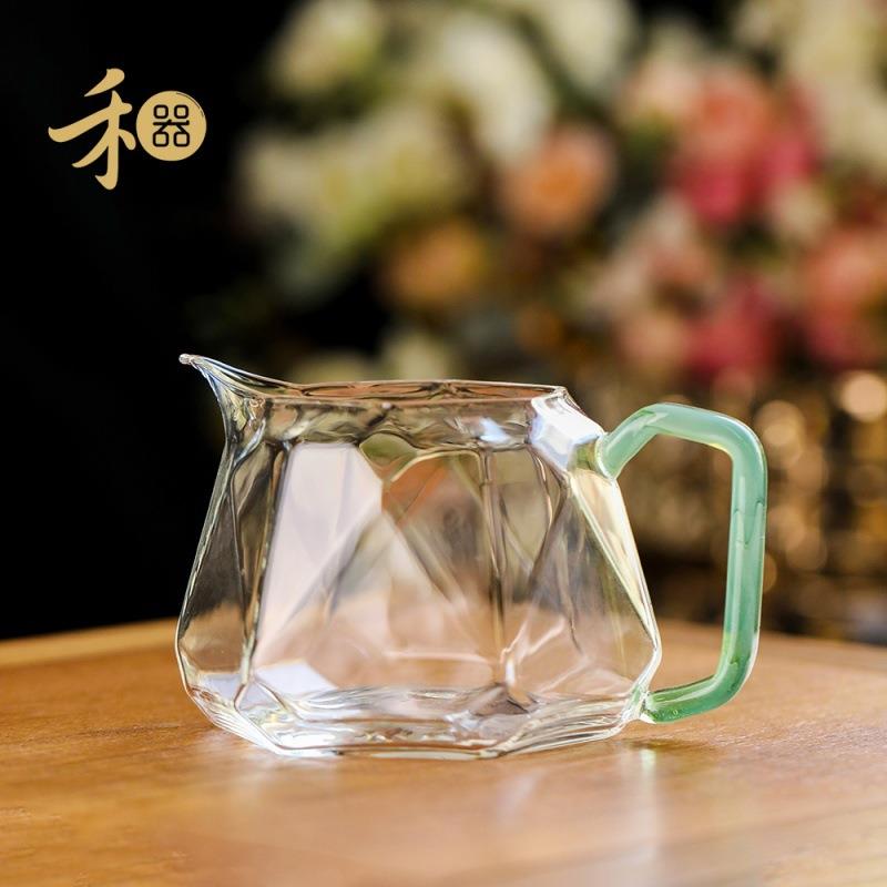 禾器凤仪·璀璨茶海高硼硅玻璃公道杯建议容量：260ml