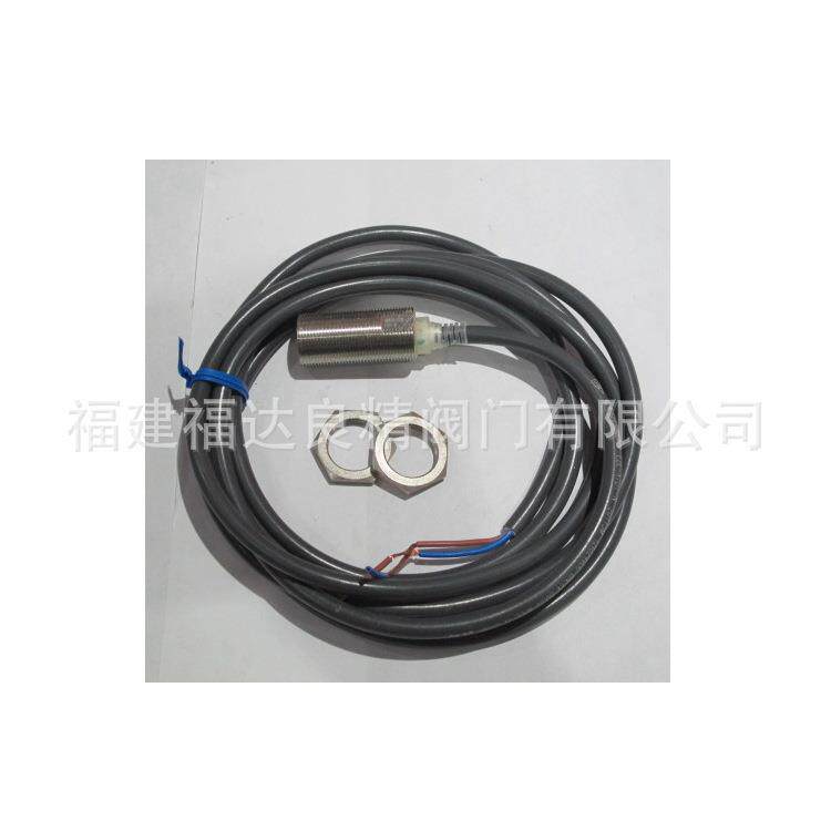 接近开关E2E-X7D1-N12-24V