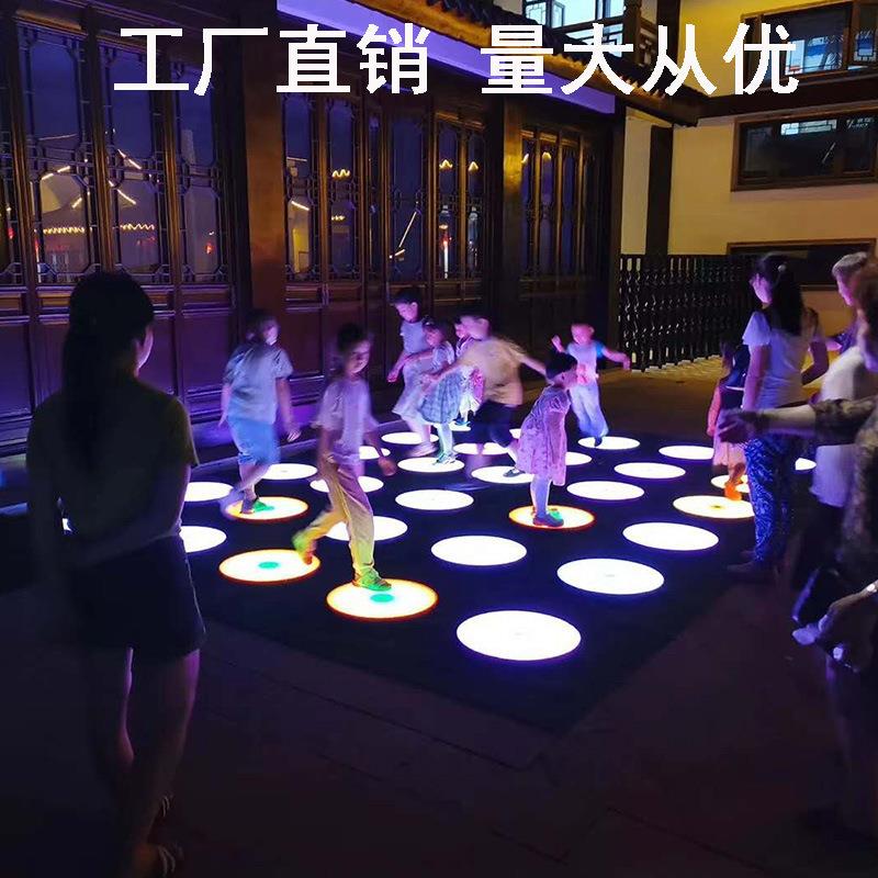 led钢琴地踩感应灯互动地面网红音乐深渊灯地砖灯脚踩灯踏步地灯
