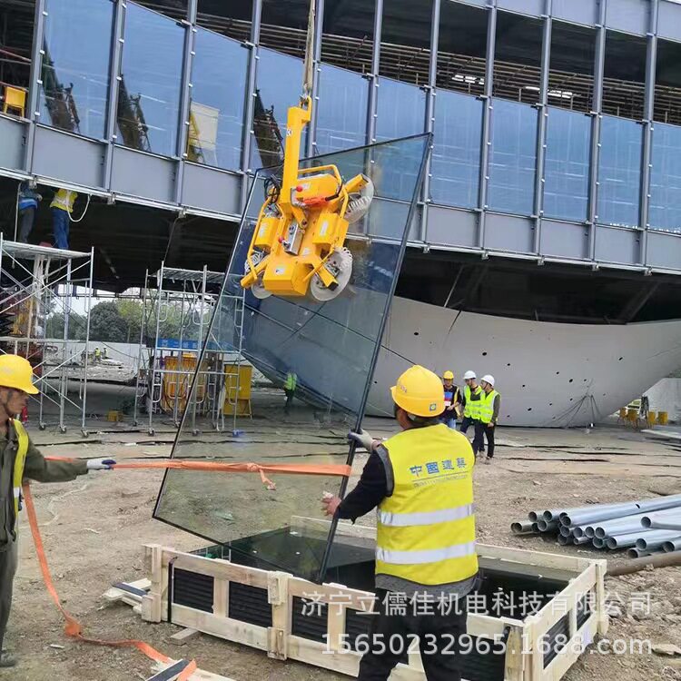 立儒佳钢板吸盘吊具高空作业