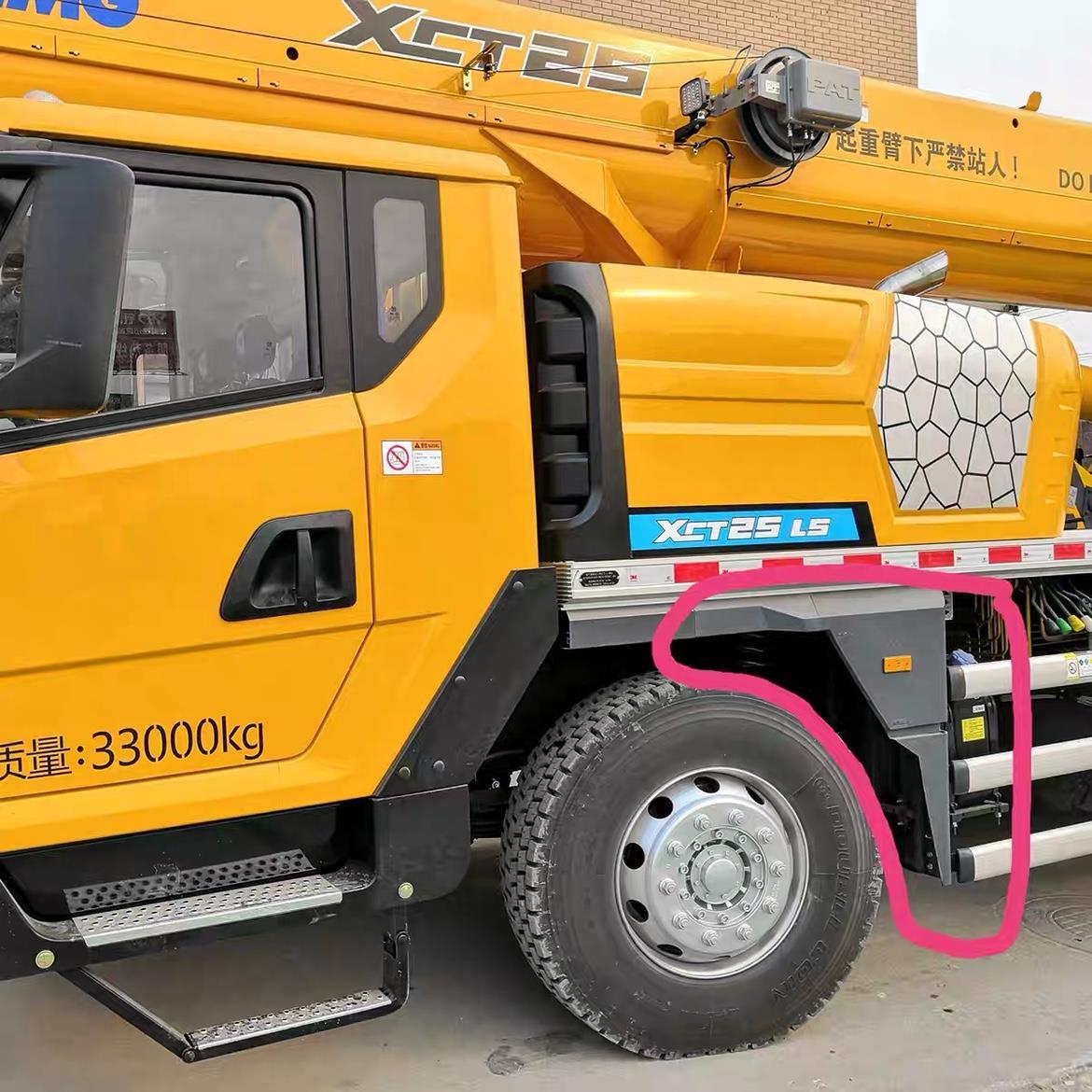 徐工吊车挡泥板原厂XCT12XCT16XCT20L5XCT25L5XCT35挡泥皮原厂