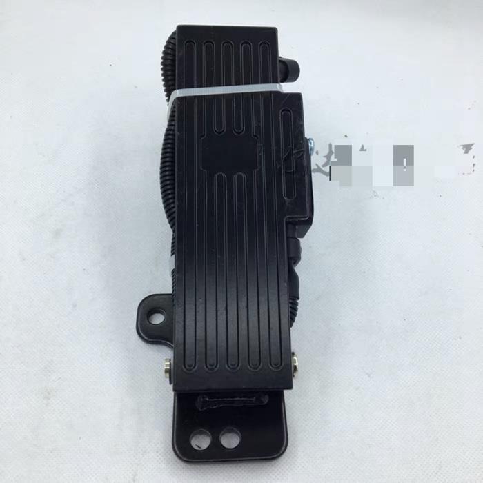 柳工吊车油门踏板下车油门踏板柳工吊车16吨20吨25吨油门踏板