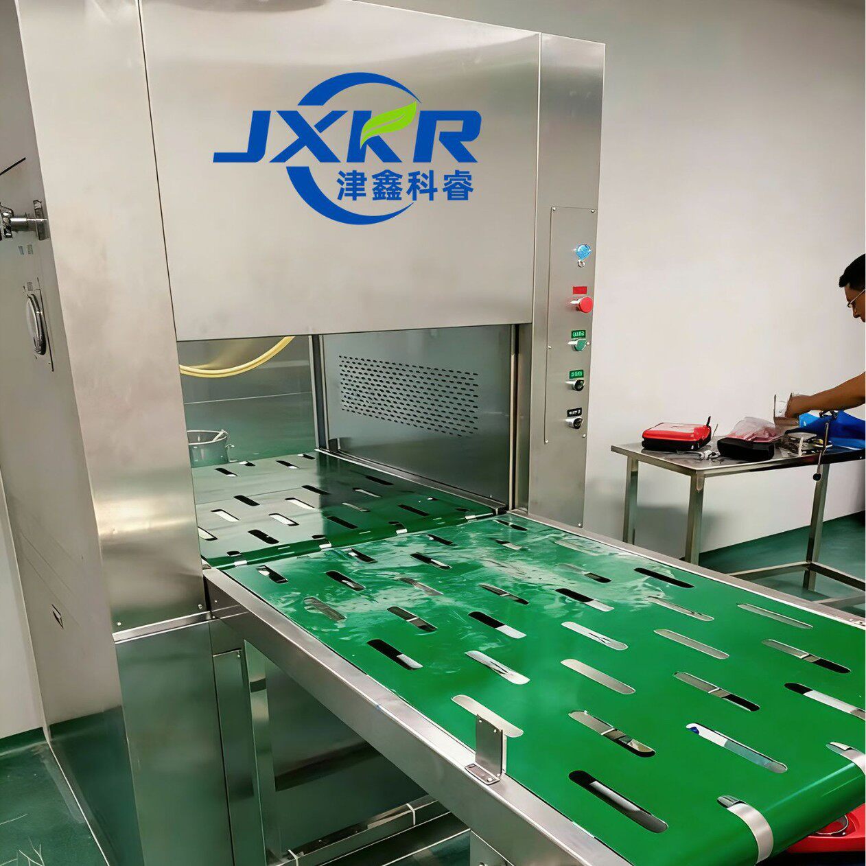 传送带风淋室传递窗输送带风淋传递窗