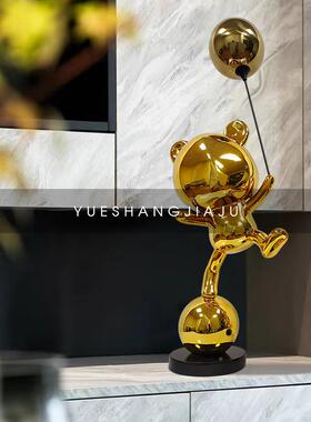 现关代简约网熊摆红客厅电视柜玄件卡通气球6005杂技熊落地雕塑装