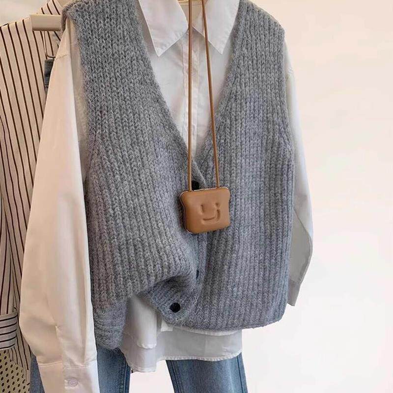 灰色v领针织马甲背心女款春秋2026新款秋冬外搭叠穿坎肩毛衣开衫