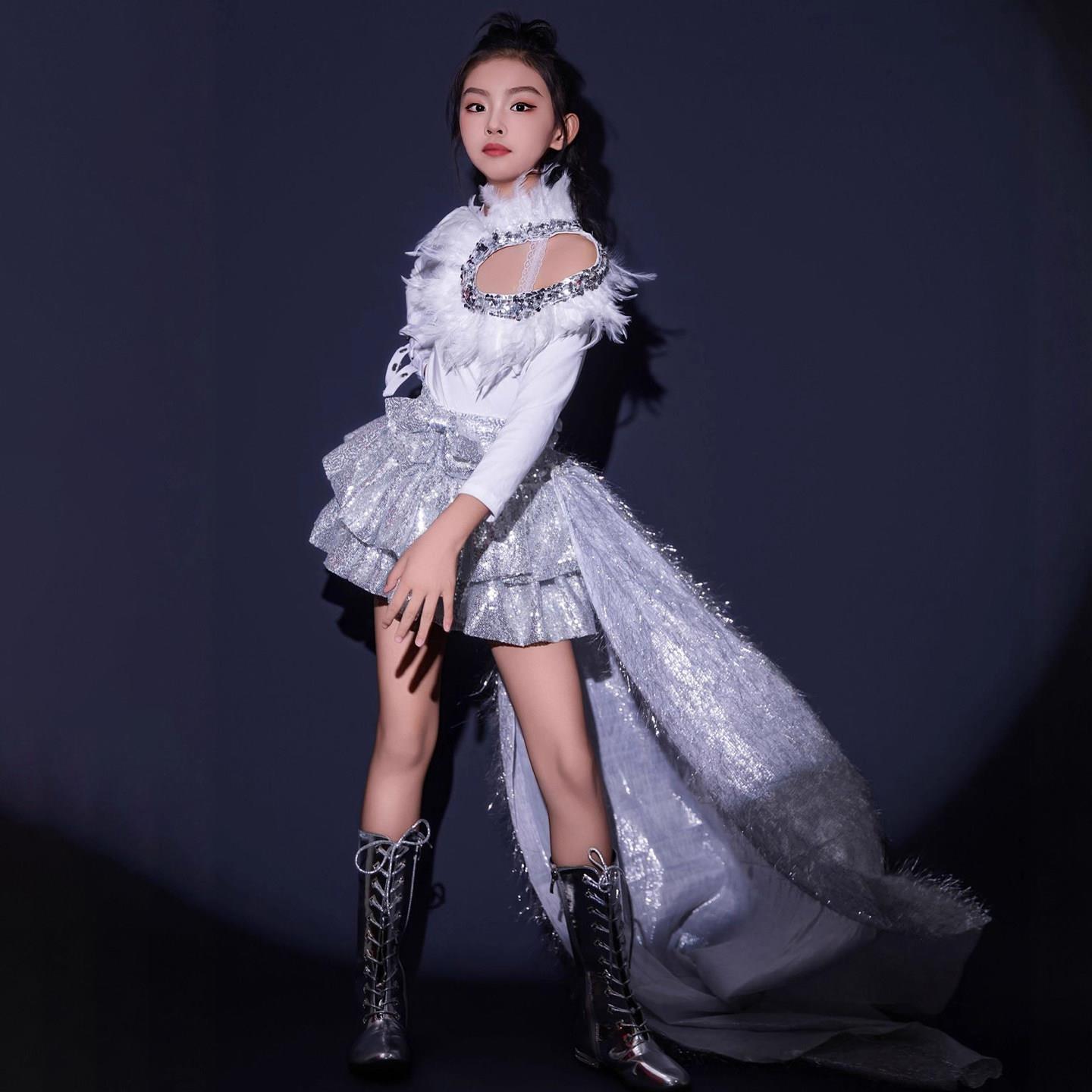 女童走秀潮服儿童模特比赛演出服露肩亮片拖尾套装女孩时尚公主风