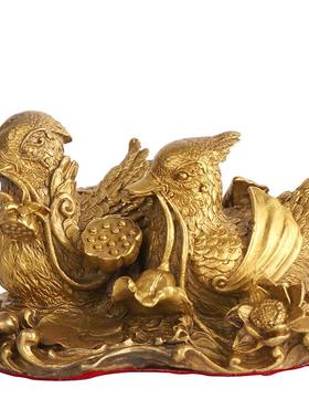 戏水鸳鸯心形家居装饰品婚庆礼品铜鸳鸯摆件