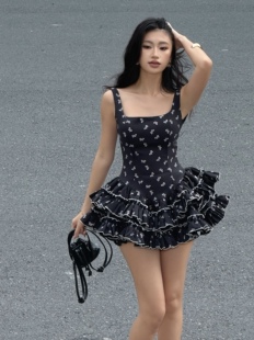 越南正品代购LANECI吊带蛋糕连衣裙木耳边蓬蓬裙性感辣妹气质时尚