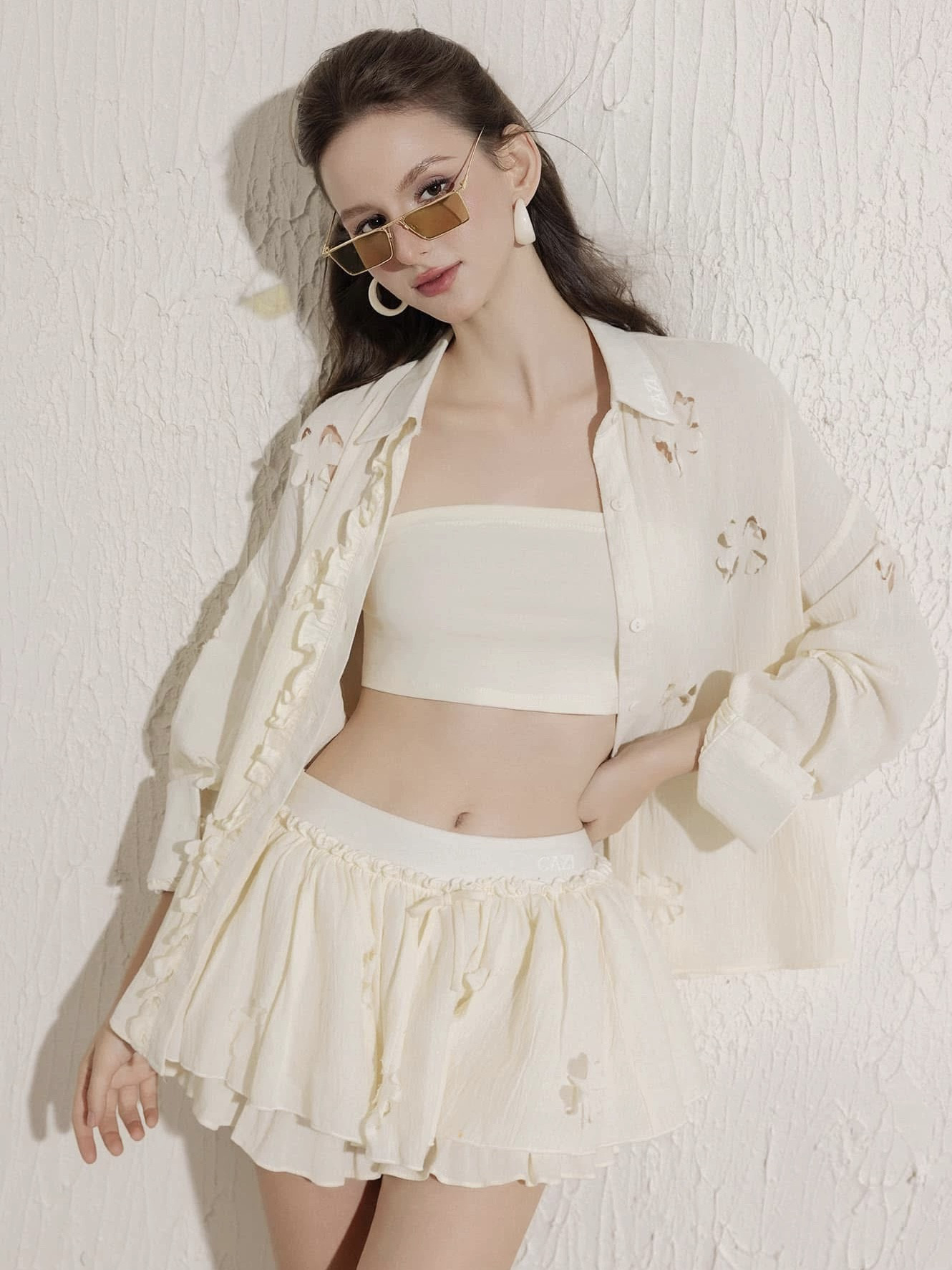 现货XS越南品牌CAZI四叶草镂空翻领长袖衬衫女抹胸半身裙三件套