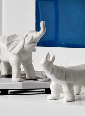 北欧现代简约大象犀牛动物摆件陶瓷创意客厅电视柜酒柜家居装饰品