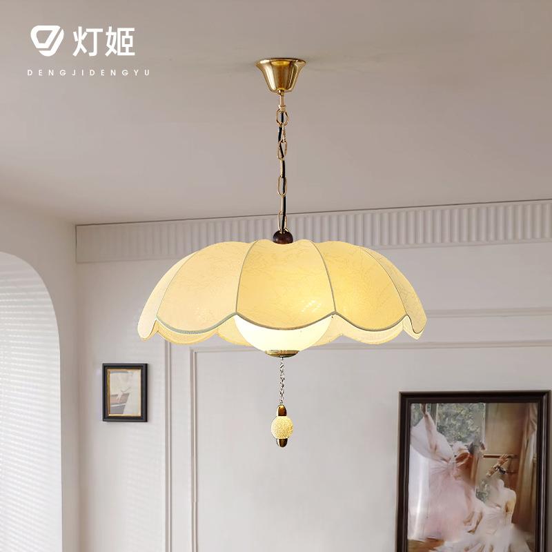 法式中古布艺餐厅吊灯主卧室灯高级感复古温馨浪漫花瓣灯casa照明