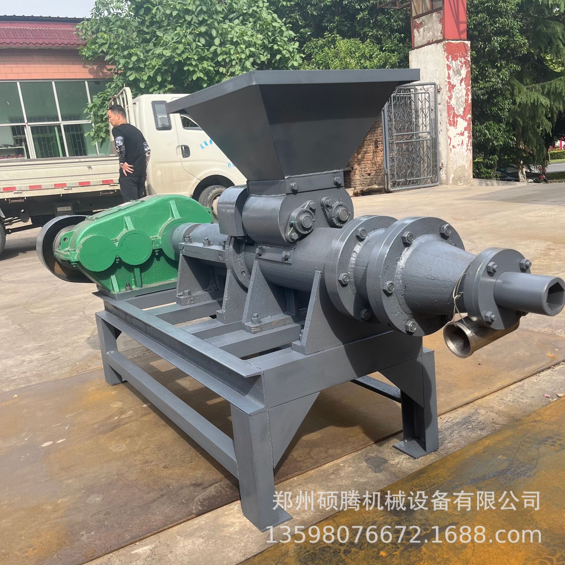 果木炭渣炭粉机制炭成型机 烧烤碳棒制炭机 140型空心碳棒制棒机
