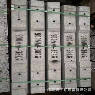 矿用绝缘凝水泥轨枕木泥弹均匀混土性枕木24kg轨道m2轻型水轨枕