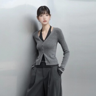 arioseo品艾诺丝官方旗舰店2026春季假两件V领挂脖针织衫BR801157