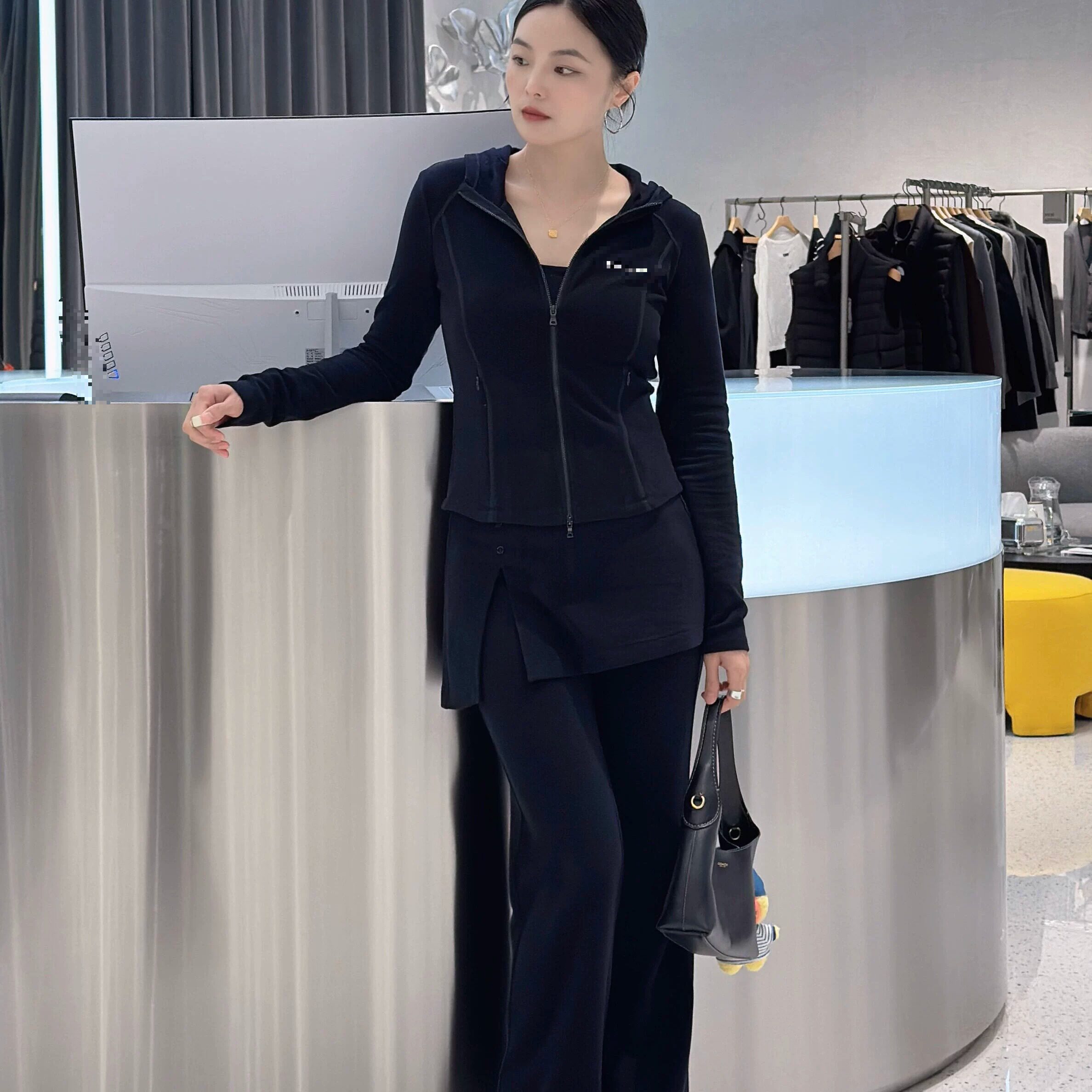 ariose0品艾诺丝官方旗舰店正品2026冬季款连帽拉链外套BR104156