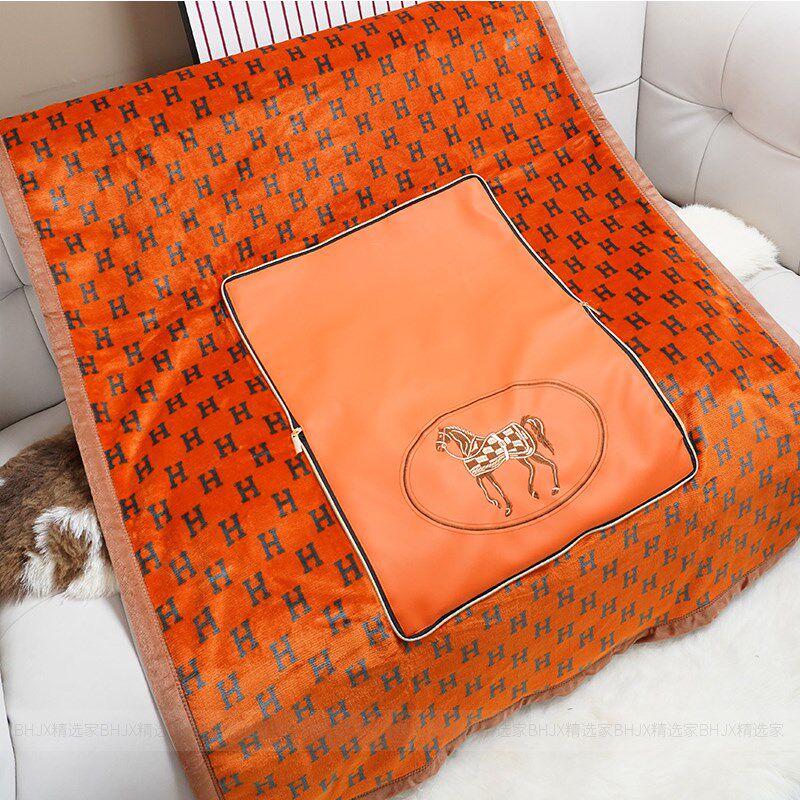 加厚沙发抱枕被子两用车内枕头二合一办公室午睡毛毯子汽车用车载