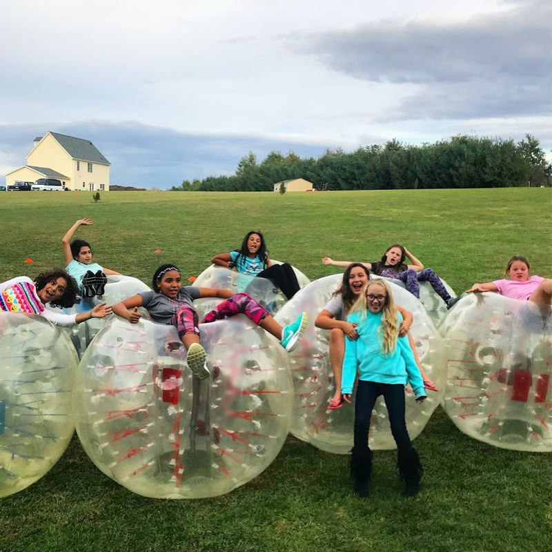 充气碰碰球户外绿茵运动对抗泡泡球游乐园儿童娱乐翻滚碰碰球