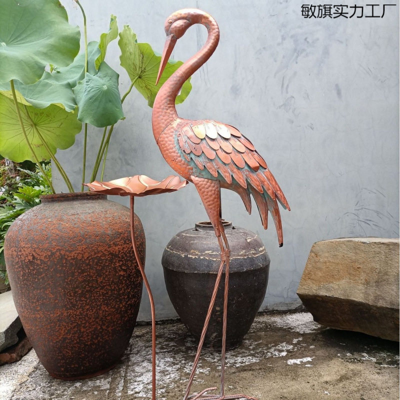 外贸原单铁艺荷叶鹤喂鸟器摆件