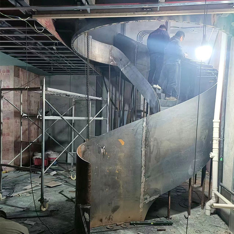 订制钢构楼梯钢制旋转楼梯复式楼网红钢板楼梯室内室外大型铁楼梯
