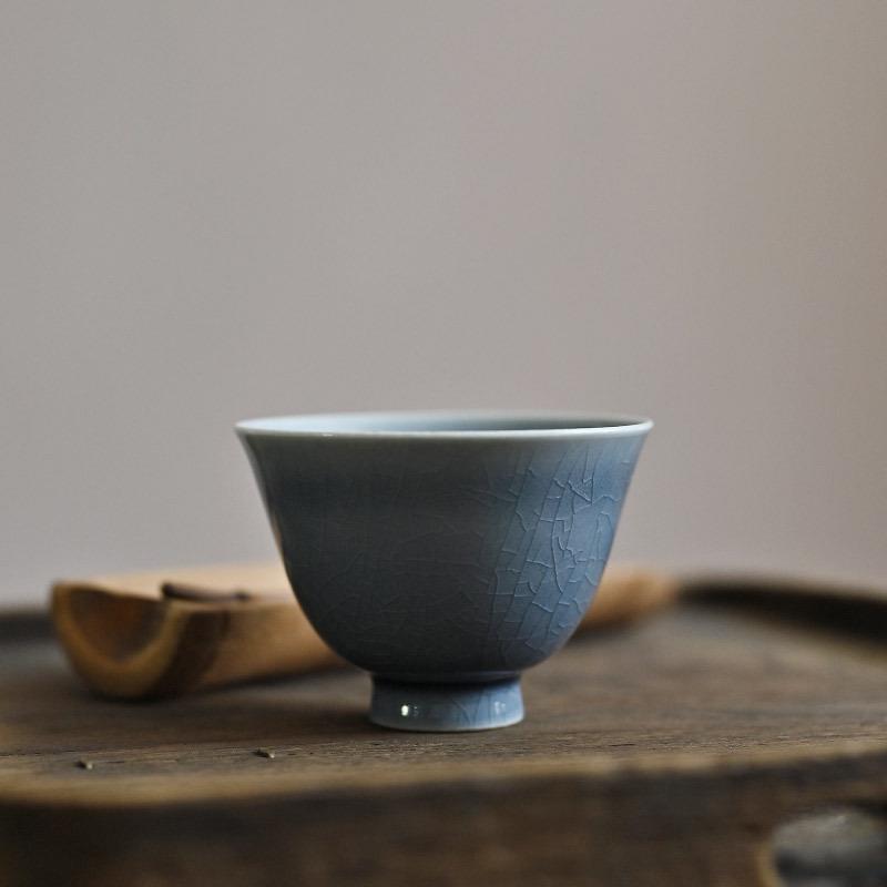 景德镇手拉坯蓝冰冰裂开片陶瓷小高足茶杯功夫茶具手工主人杯茶盏