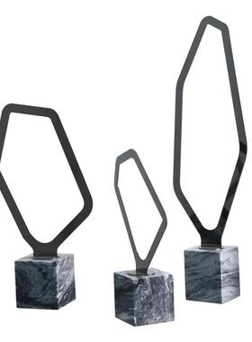 现代北欧轻奢钛金色铁艺天然大理石摆件酒店家居客厅桌面几何造型