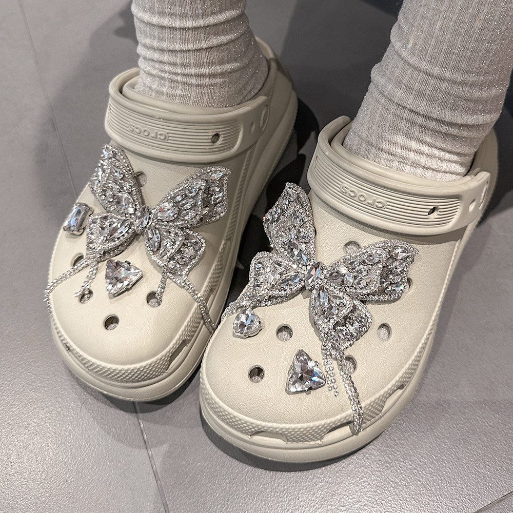 蝴蝶水钻洞洞鞋配饰鞋花适配crocs装饰扣卡骆驰智必星鞋扣高级感