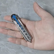 三角洲北极星刀模型小刀弹簧刀可伸缩合金属玩具蝴蝶刀道具现货