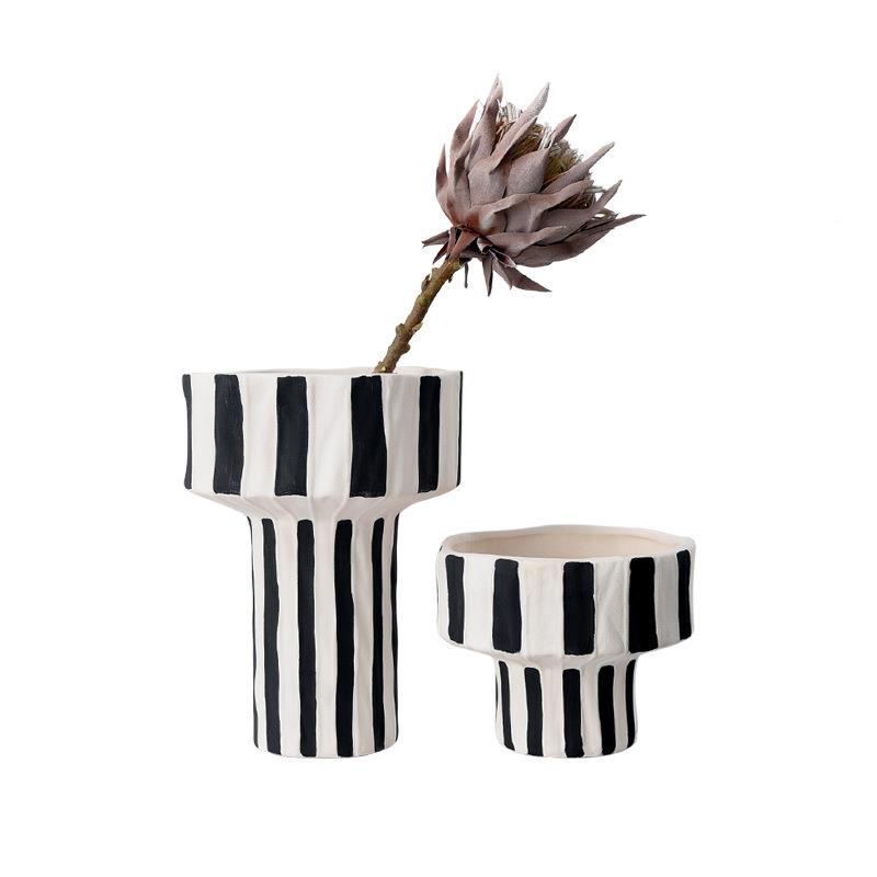 极简LXP轻奢风花瓶摆级件高感现酒柜代办公室几茶软装工艺品花