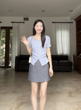 郭九九呢棉质重工立体钉珠小香褶皱T恤设计感上衣百搭西装半裙夏