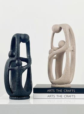 抽象拥抱人物创意雕塑现代简约样板间售楼处客厅民宿摆件